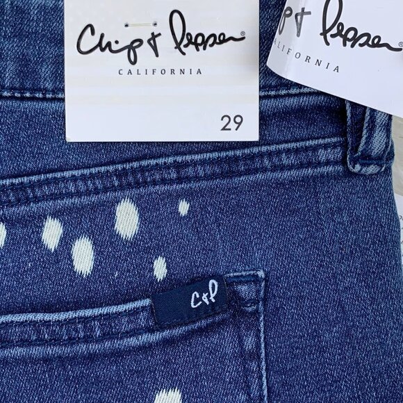 Chip & Pepper Bleach Washed Distressed Raw Hem Cut Off Denim Shorts Women's 29 - Picture 4 of 8